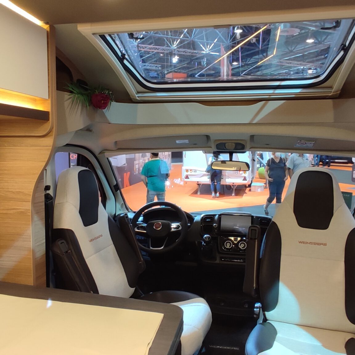 Innenraum vordere Dinette