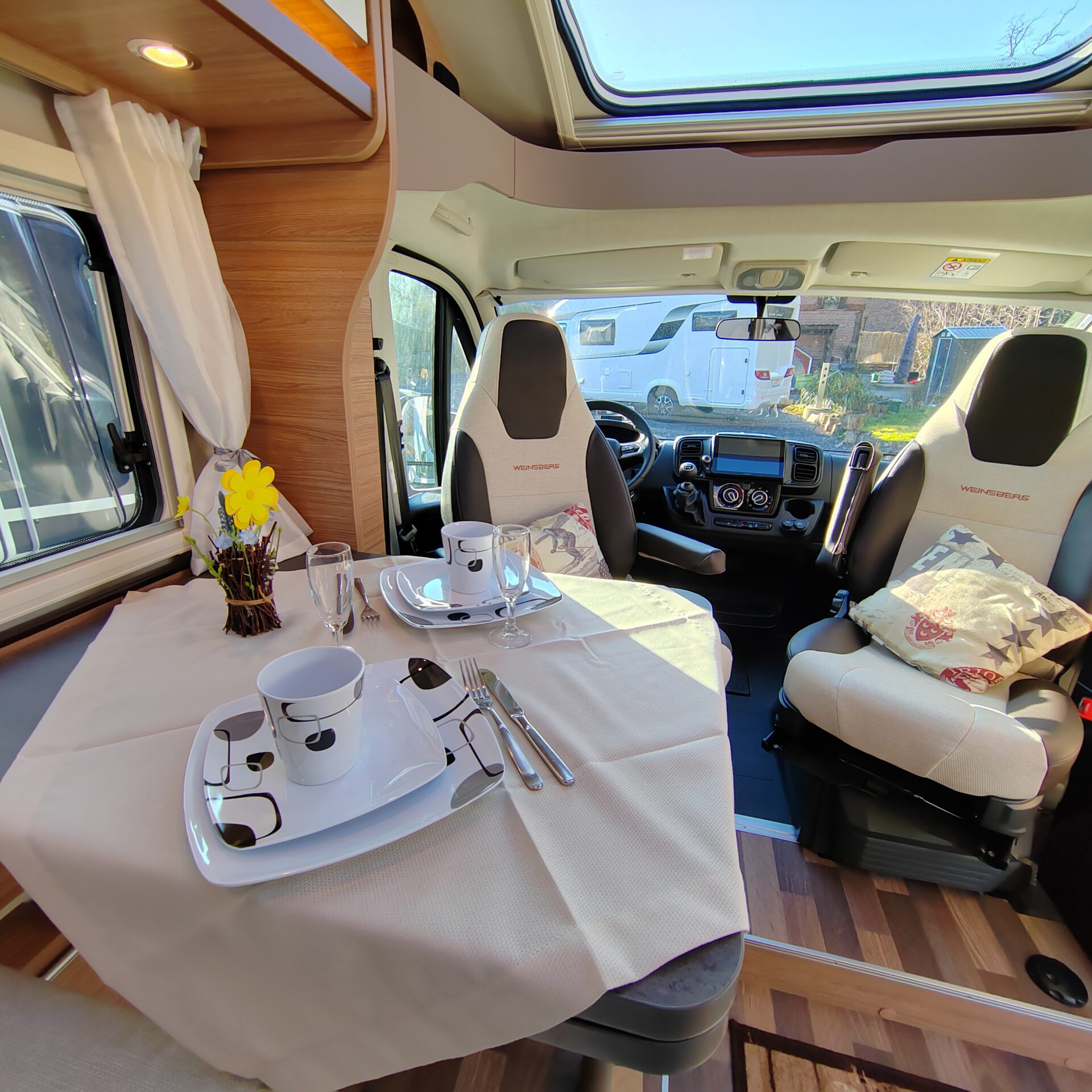 Dog-Camper Pepper 2 Dinette